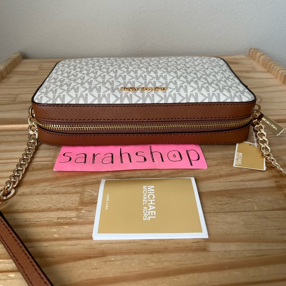 🌼Michael Kors Purse - Picture 5 of 13